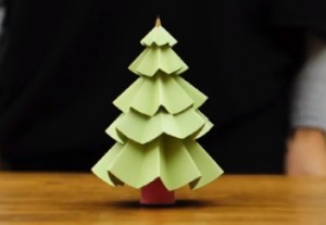 Julgran av papper