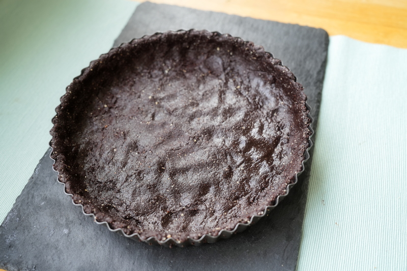 Chokladblandningen trycks ut i botten